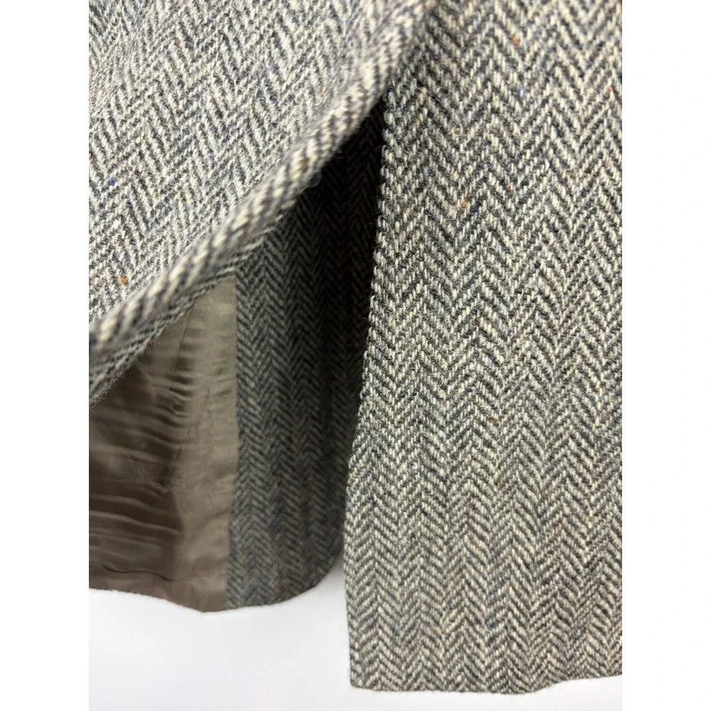 Harris Tweed shoulder hem